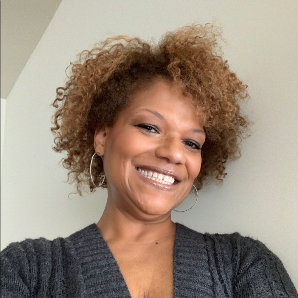 Meet your Posher, Denise